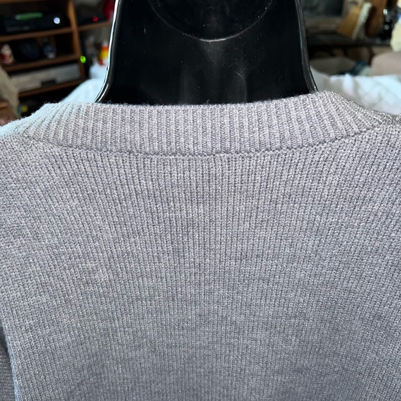 T Tahari V-Neck Sweater - Picture 7 of 11